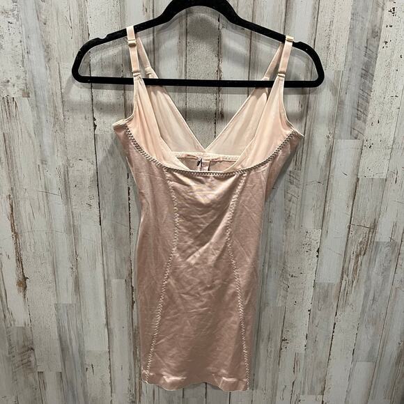 New Victoria's Secret So Curvaceous Push-Up Shaping Slip with Panty Shapewear M - Picture 1 of 8